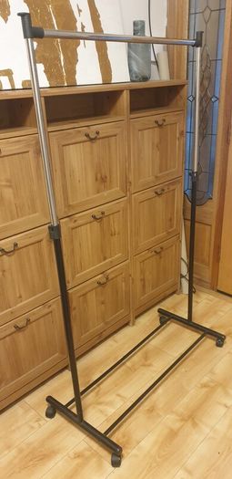 clothes rail