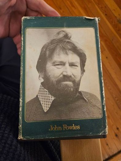 The Ebony Tower. By John Fowles. First Edition Hardback With Dustjacket Book In Good Condition.  Jacket Tatty.  See Photos For Same.