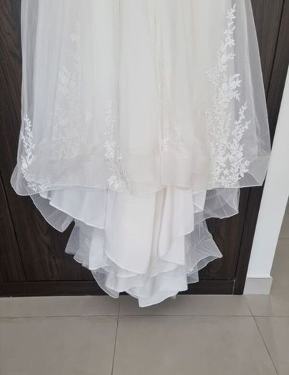 A Line Wedding Dress and Veil