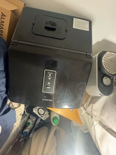 Ice Cube Maker