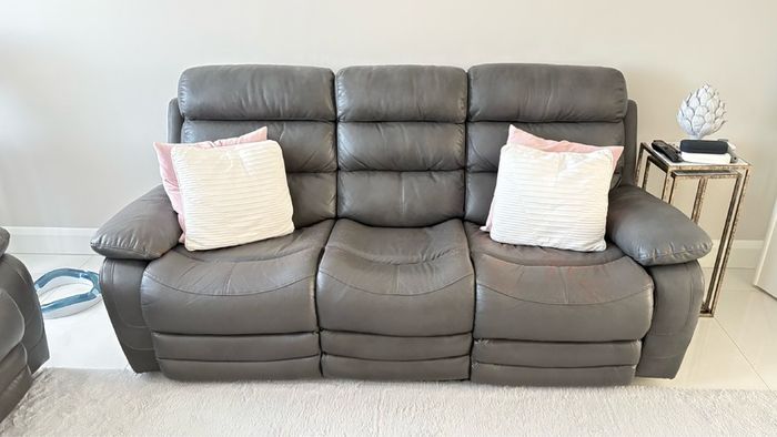 2 & 3 Recliner sofa