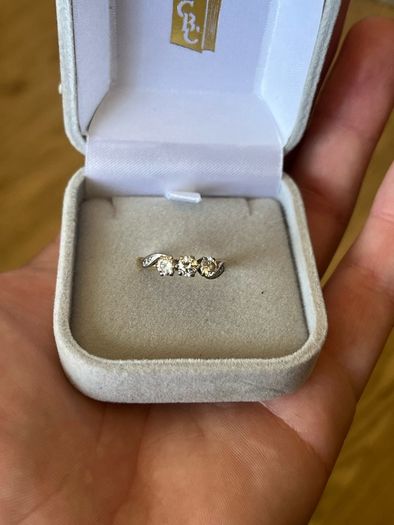 18k Engagement ring