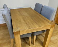 IKEA table hogsby 4 / 6 seater Oak