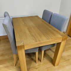 IKEA table hogsby 4 / 6 seater Oak
