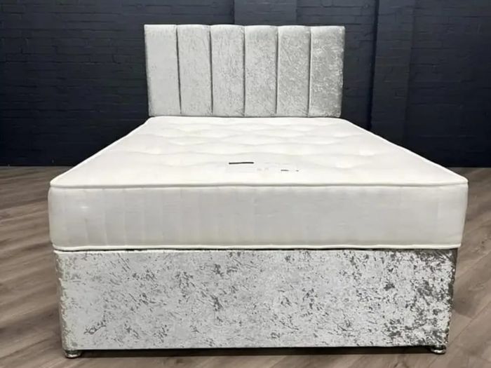 New Stylish Double 4ft, 4ft6, King 5ft And 6ft Superking Sizes Divan Beds Instock. Drawers And Optional Tufted Mattresses Available. Free Delivery