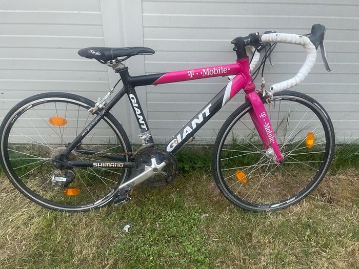Giant racer bike