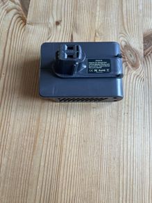 Dyson DC31/DC34 DeWalt battery adapter