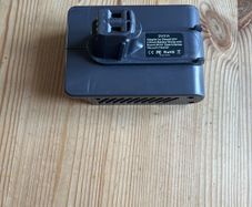 Dyson DC31/DC34 DeWalt battery adapter