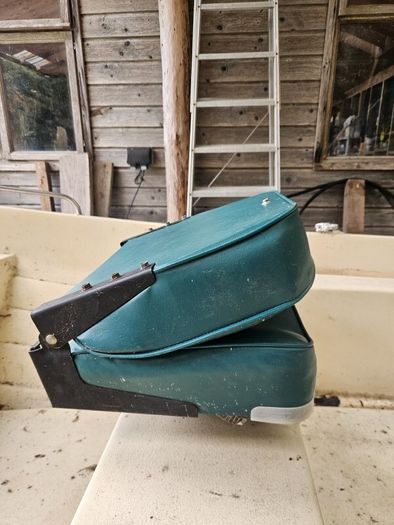 Boat seat