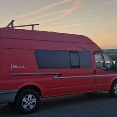 Campervan Red Transit 5 seater 2.2 diesel 2007