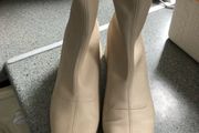 Ladies boots size 6