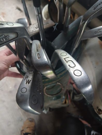 Dunlop Golf bag & mixed clubs