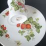 Queens "Virginia Strawberry" TV set Tray and Mug Image 3