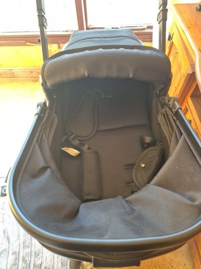 Black Babylo Origin i-Size by Babylo 2-in-1 Travel System. Pram and Rain Cover.