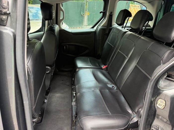 auto taxi for rent