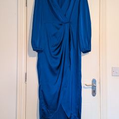 Beautiful navy long sleeve midi dress