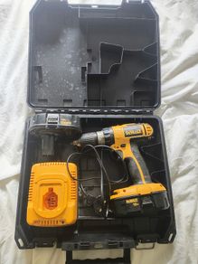 DeWalt DC725 (Type 10) + Charger + 2 Batteries - for Parts