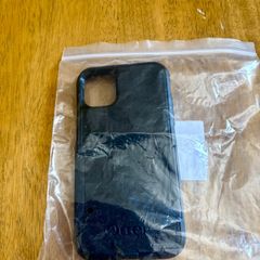 Genuine OtterBox Commuter Series Case iPhone 11 XR Sleek Pocket Friendly Rugged Protection Heavy Duty Armour (Black)