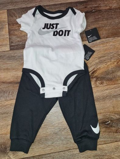 babys nike vest and joggers bnwt