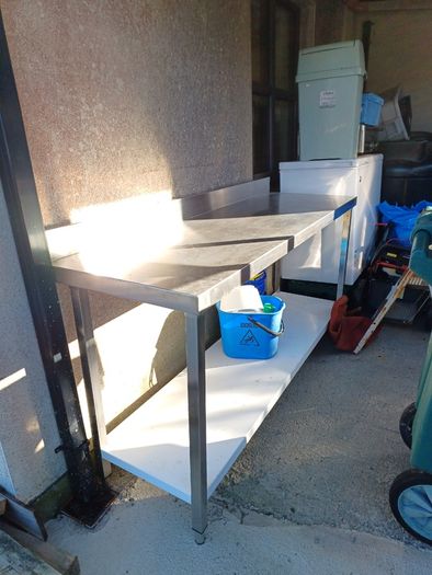 Stainless steel prep table
