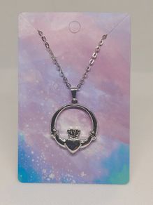 claddagh necklace