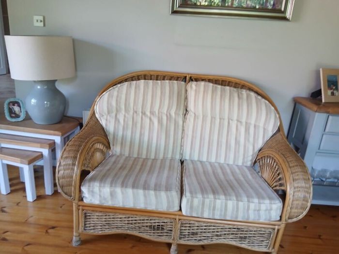 Wicker suite of furniture