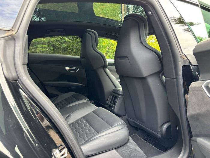 Audi E-tron Gt Carbon Vorsprung ( Highest Spec )