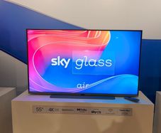 sky glass air 65"