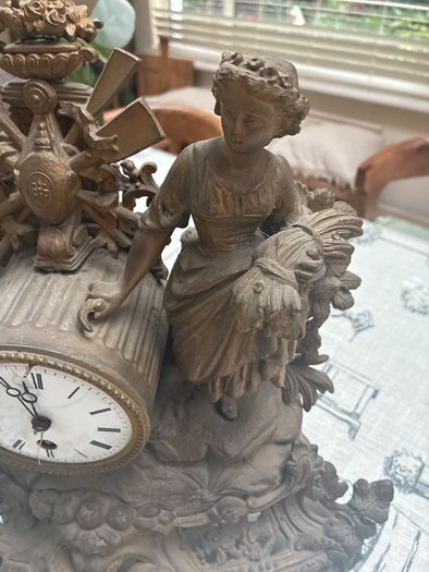 Antique French mantle clock