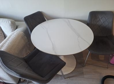 Fabulous marble table+chairs
