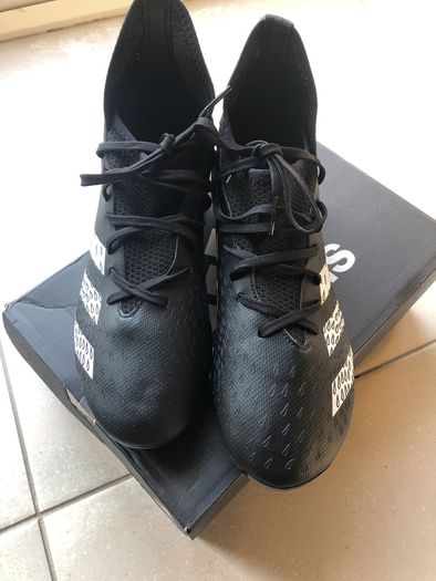 Adidas soccer boots size 5.5 NEW!!!