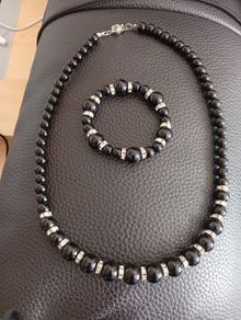 Lovely beaded necklace and bracelet set