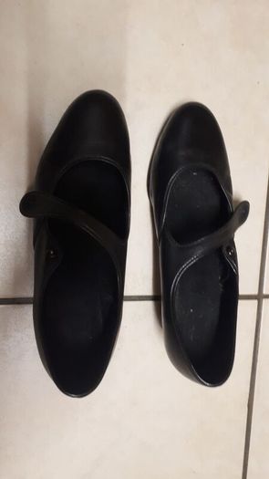 dance shoes