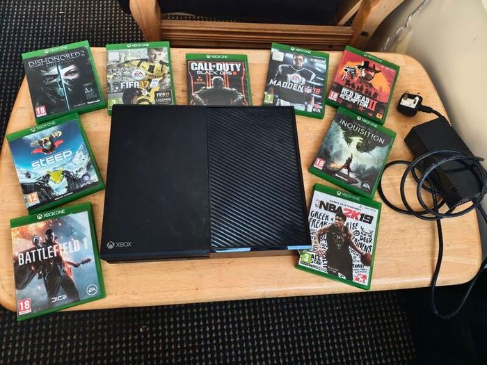 Xbox One Console Bundle + 9 Games