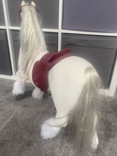 toy horse