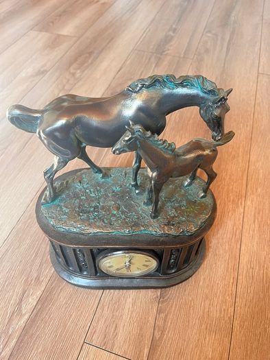 horse clock