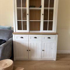 Kitchen dresser