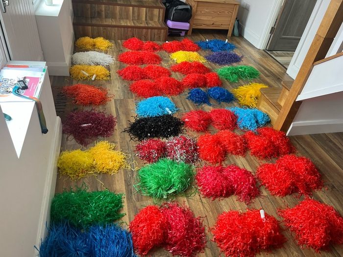 pom poms 34 sets & 9/10 single & bag