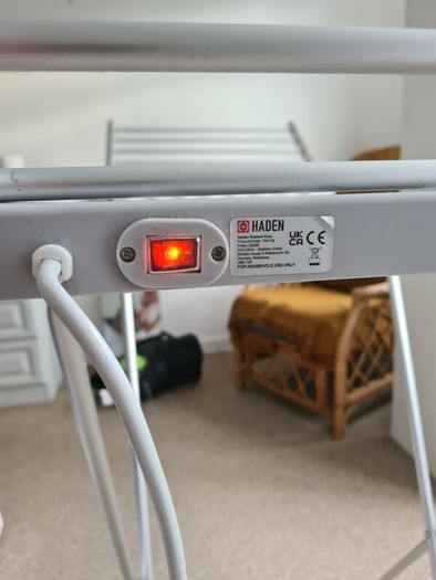 Clothes horse heated