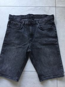 Men's "H&M" black denim Shorts. Size W34. Slim fit.