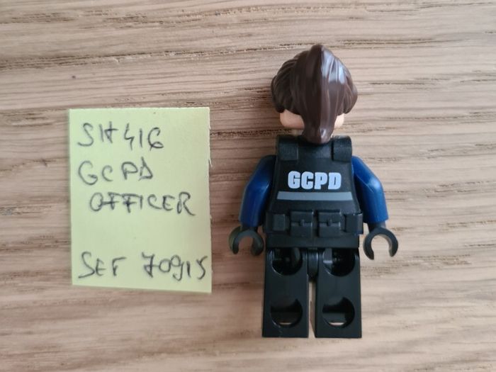 lego sh0416 GCPD officer, set 70915