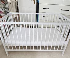 baby cot