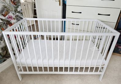 baby cot
