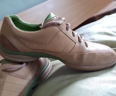 Brown Trainers  Size 6