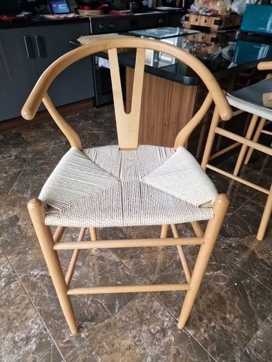 bar stool