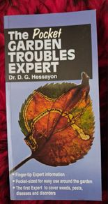 The Pocket Garden Troubles Expert / Dr. D. G. Hessayon / 1st ed.limited/2001