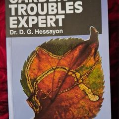 The Pocket Garden Troubles Expert / Dr. D. G. Hessayon / 1st ed.limited/2001