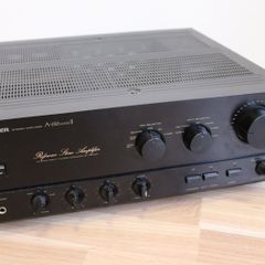 Pioneer amplifier and speakers