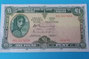 Irish 1976 Lady Lavery One pound banknote in Extremley Fine
