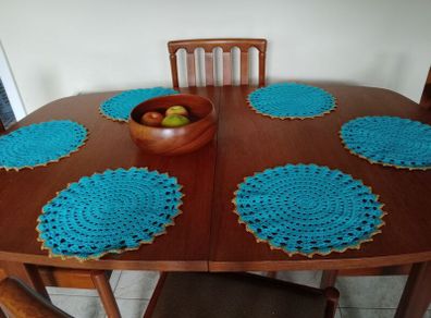 Vintage tablemats, placemats, doily, 1970s